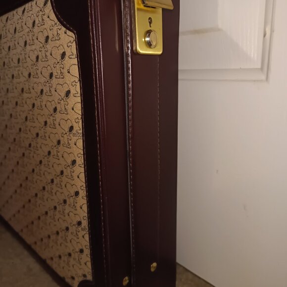 Snoopy Vintage Leather Attache (Briefcase) With Locks and Keys - RARE! - Picture 4 of 10